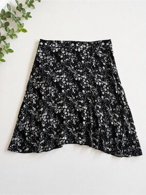 gap black + white floral rayon midi skirt size small cottagecore teacher skirt